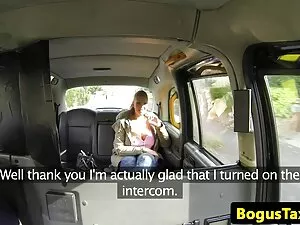 Một người phụ nữ với ...