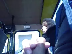 Julia trốn thoát phi ...