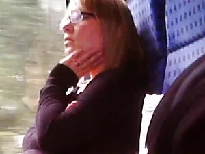 Các cô gái, trên phi ...