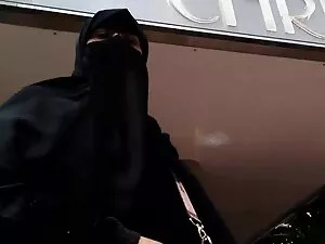 Vợ trong những người ...