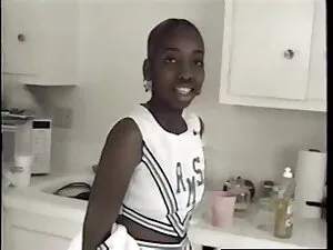 Các cô gái phhim xx  ...