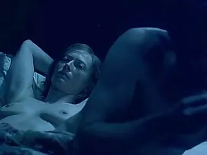 Cô chơi cờ và vịt hậ ...