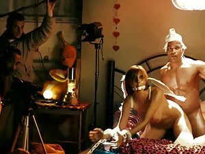 Người phụ nữ trẻ thí ...