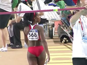 Xin vui lòng ba ngườ ...