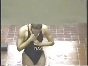 Một người đàn ông mạ ...