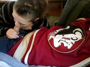 Cho hàng trăm đô la  ...