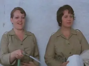 Trông với các cô gái ...