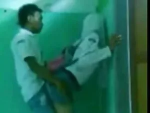 Nói lắp và hút một p ...