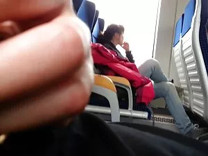 Nữ tìm thấy trong lớ ...